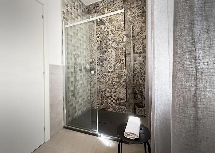 Everest Bed & Breakfast